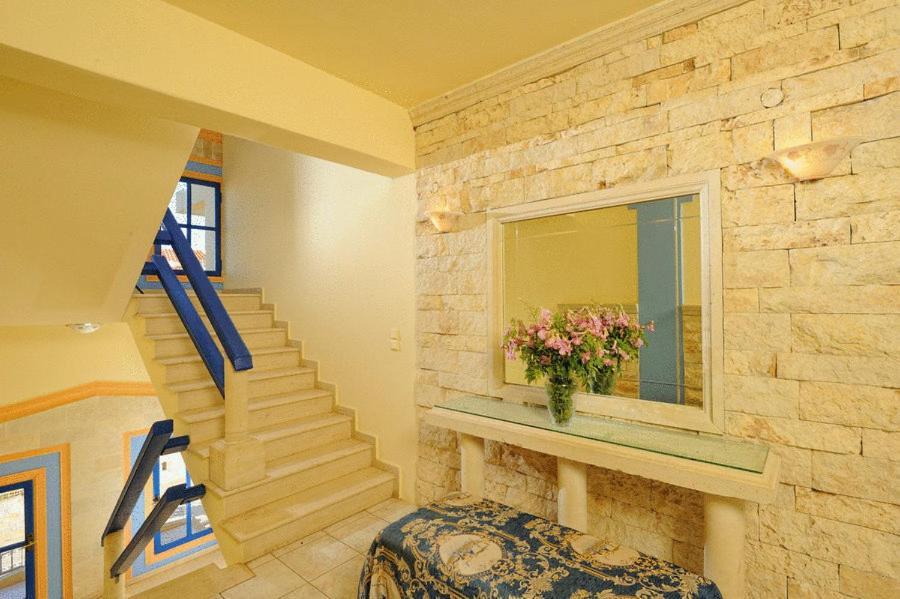 Parthenis Hotel & Suites 말리아 외부 사진